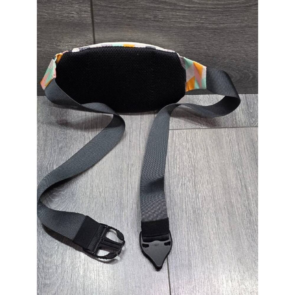 Kavu Spectator funny pack multicolor pockets Bag Chevron Sketch B000672 - Picture 6 of 9